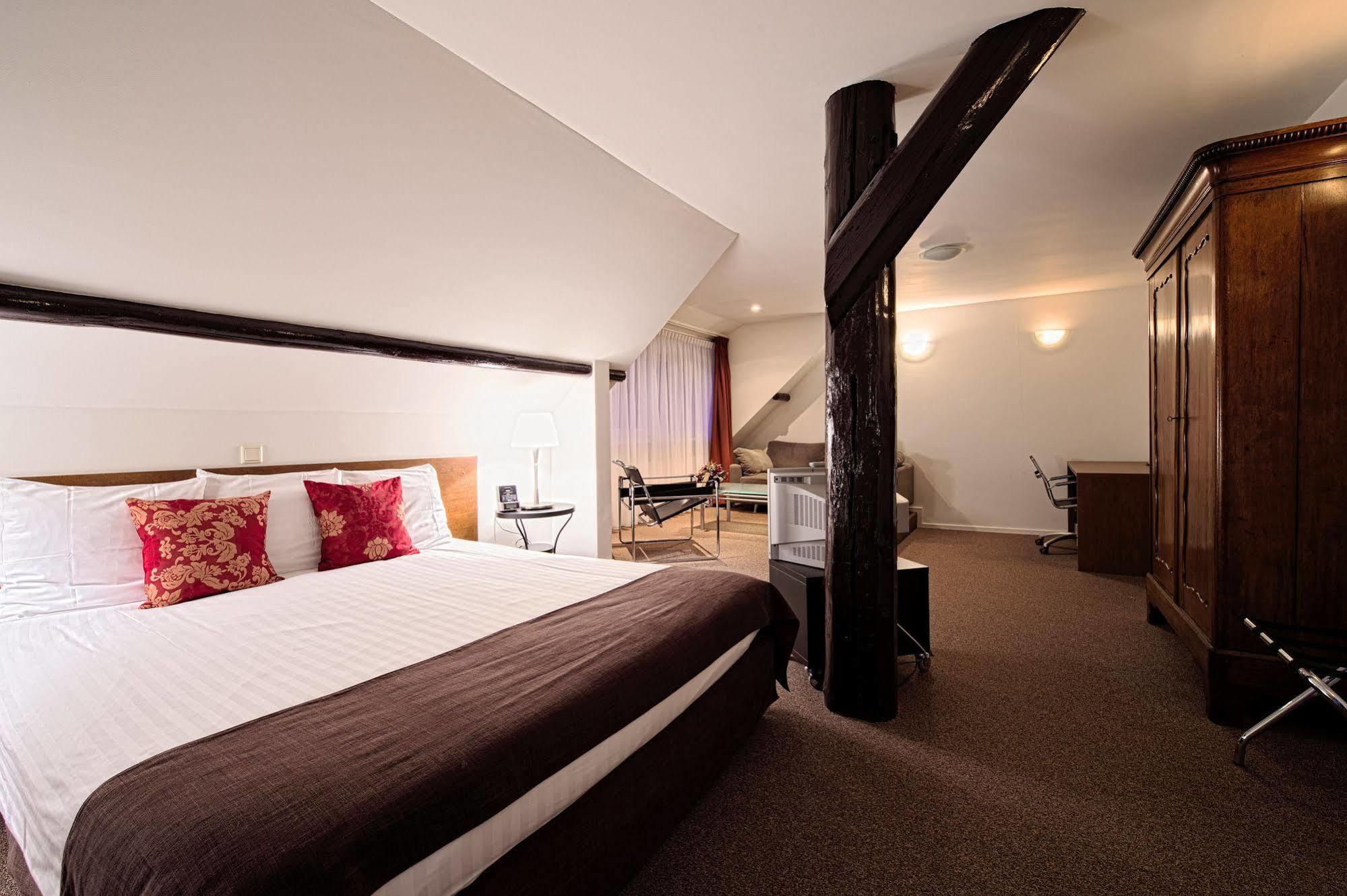 De Loohoeve - Restaurant & Hotel Schoonloo ภายนอก รูปภาพ